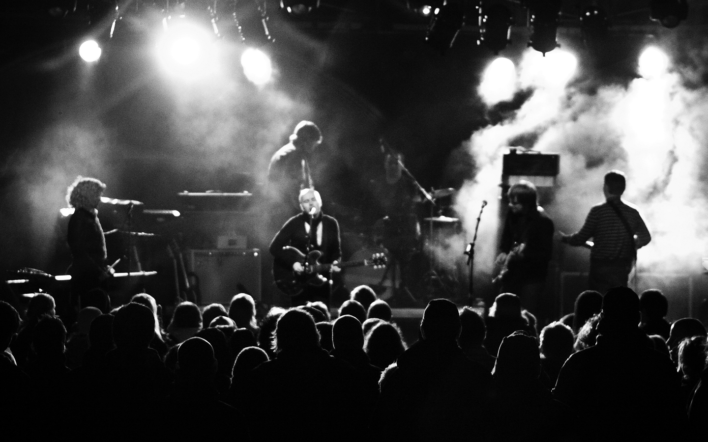 Live Shots – ROBERT POST